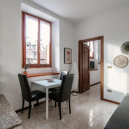 Apartamento Piazza Roma By Quokka 360 - Within The Historic Walls Of Como